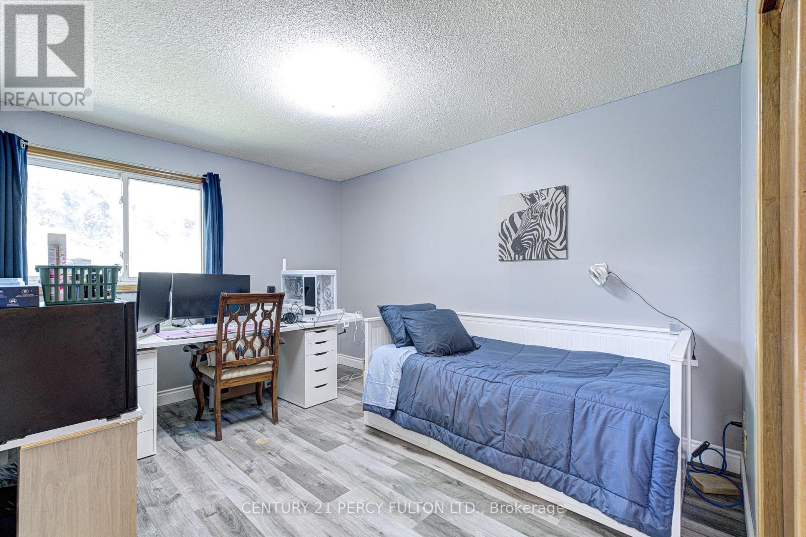 1042 Wetherby Lane Property Photo 30