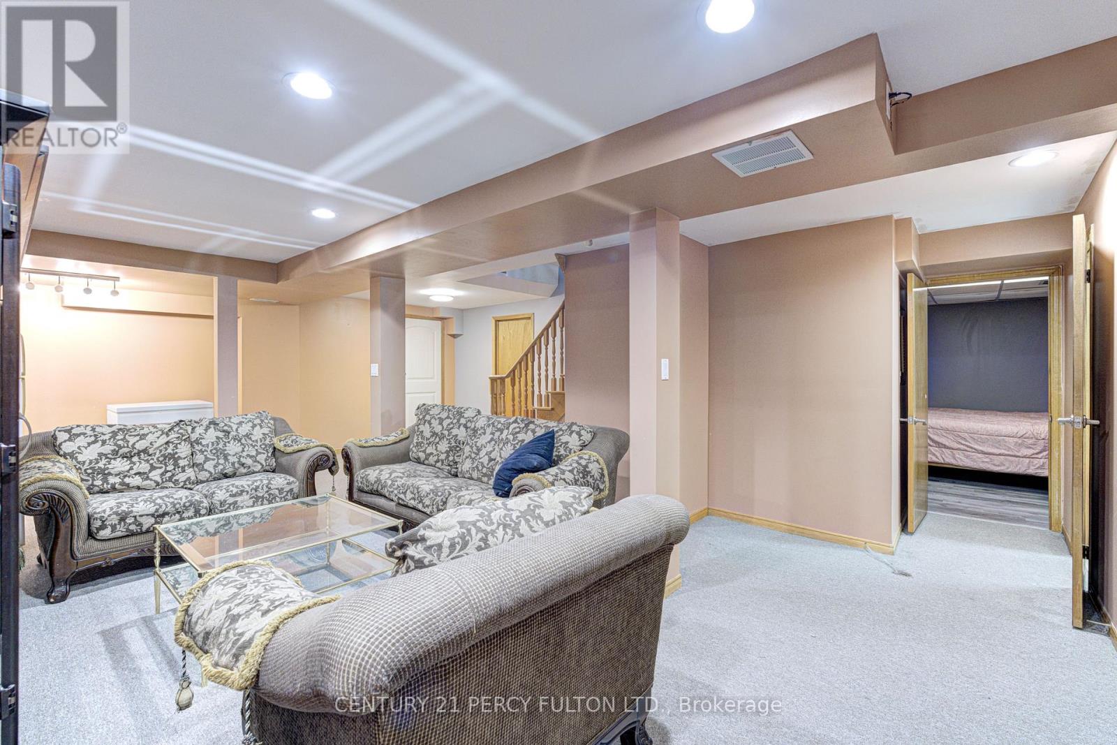 1042 Wetherby Lane Property Photo 33