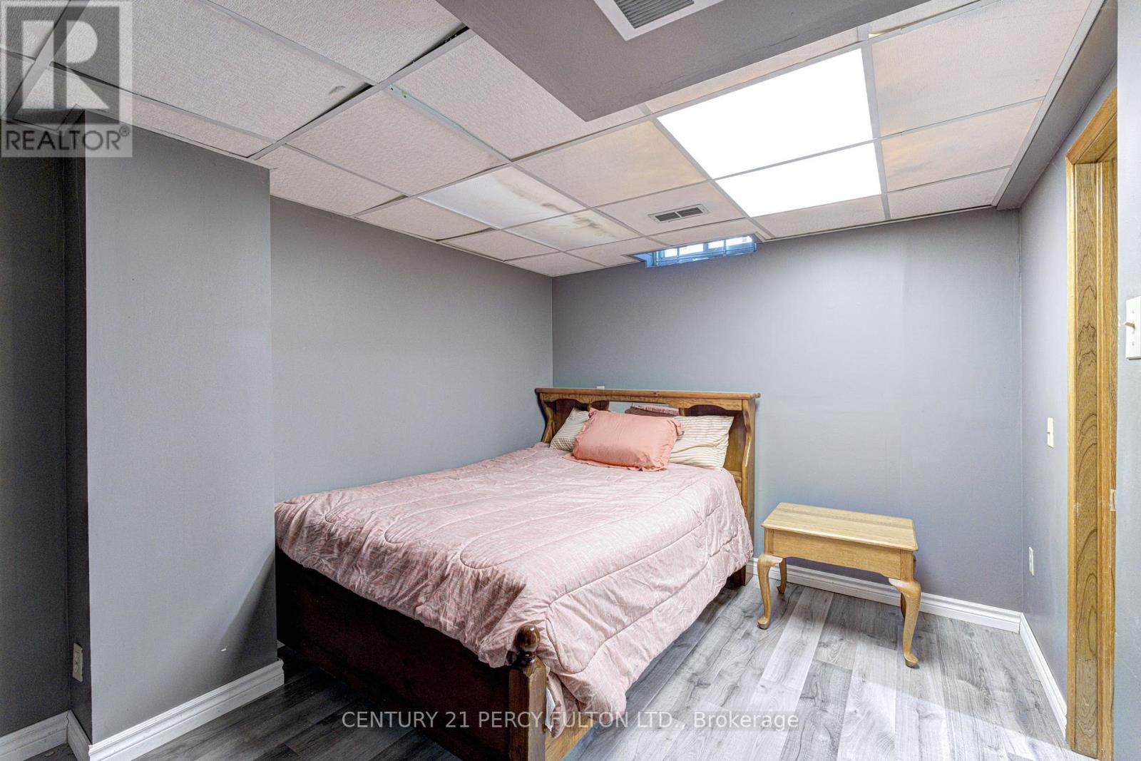 1042 Wetherby Lane Property Photo 34