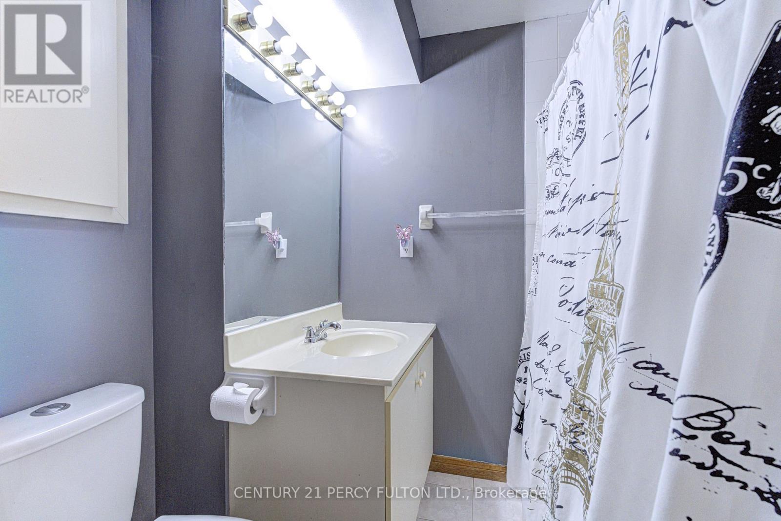 1042 Wetherby Lane Property Photo 35