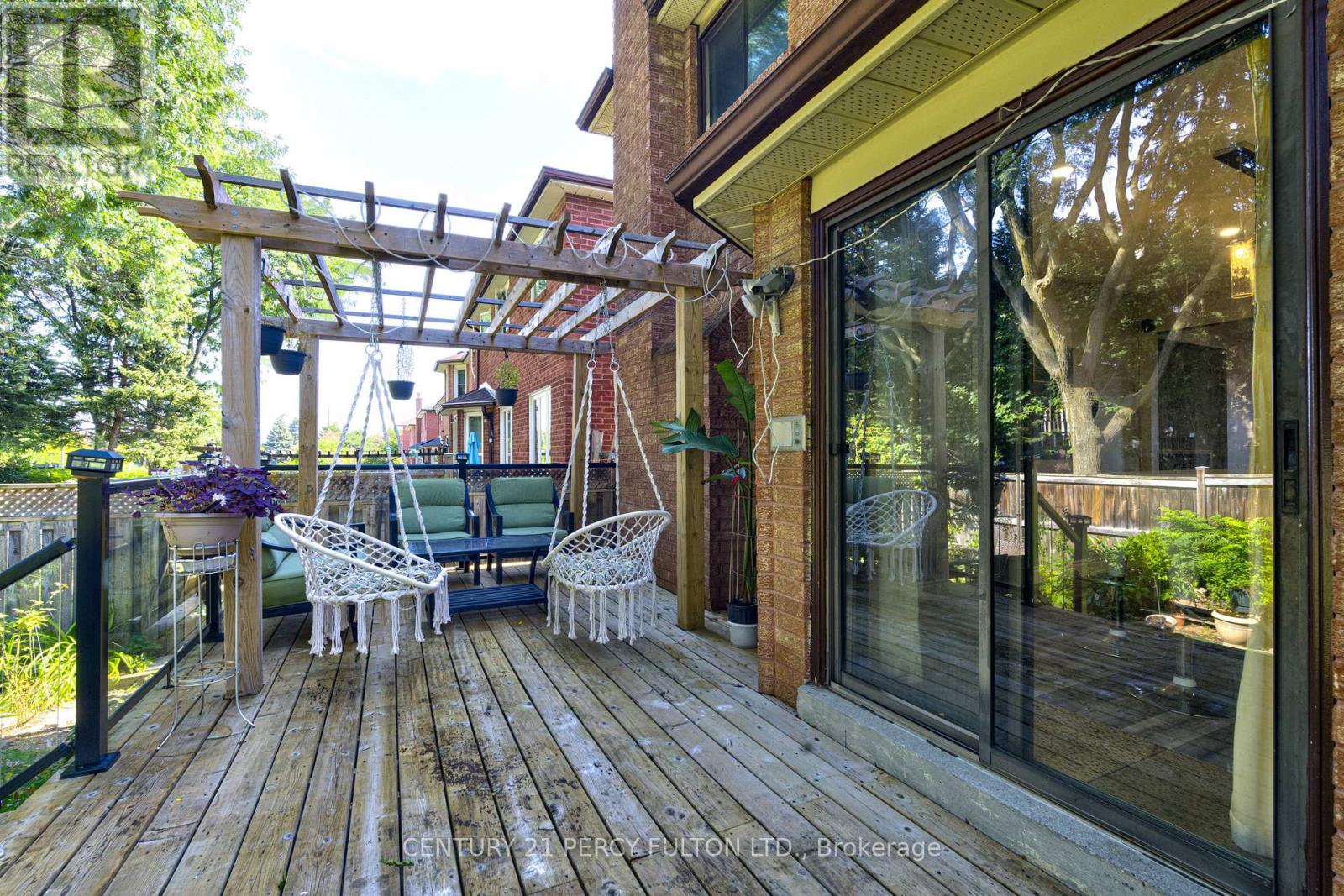 1042 Wetherby Lane Property Photo 37