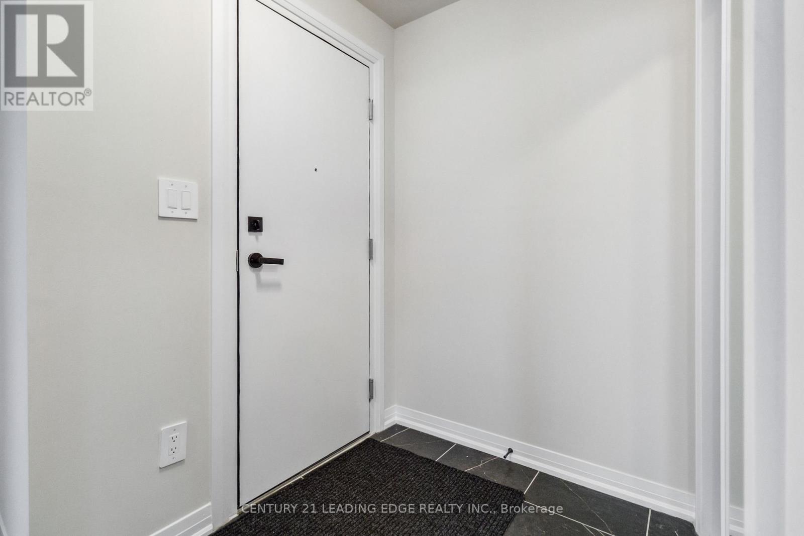 128 - 1569 Rose Way Property Photo 9