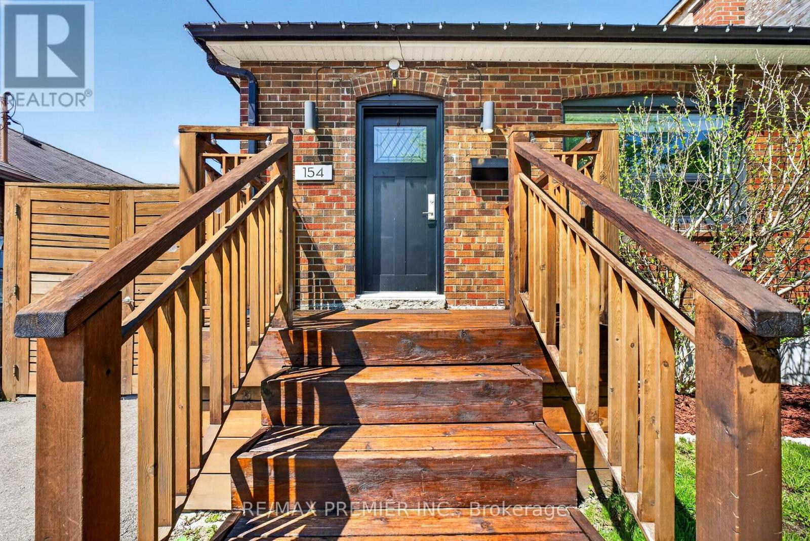 154 Fifth Street Property Photo 4