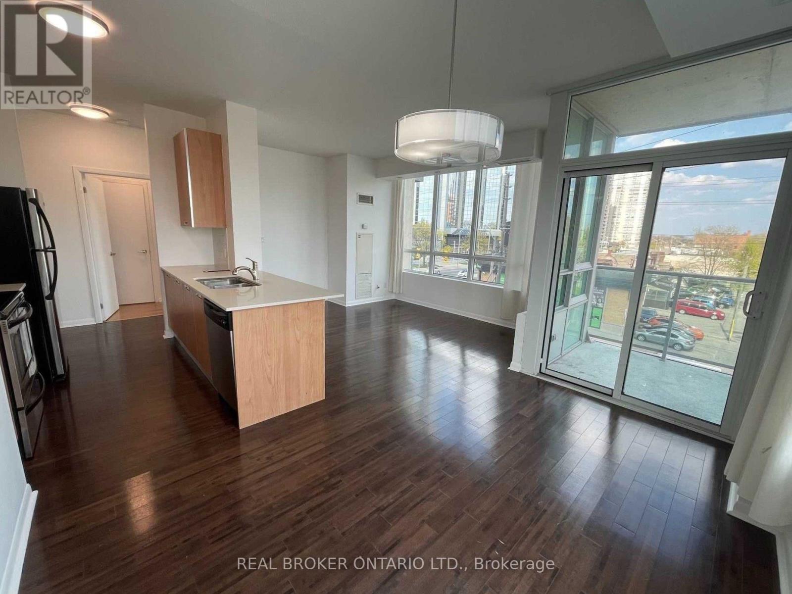 318 - 3391 BLOOR STREET W Property Photo 1