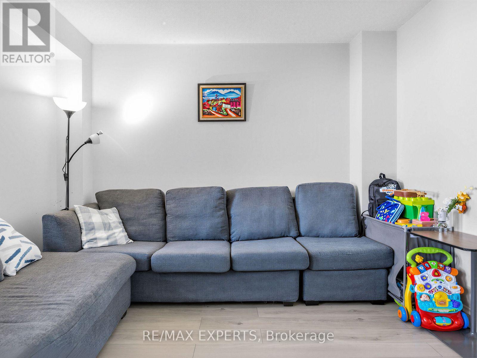 #77 - 333 Meadows Boulevard Property Photo 12