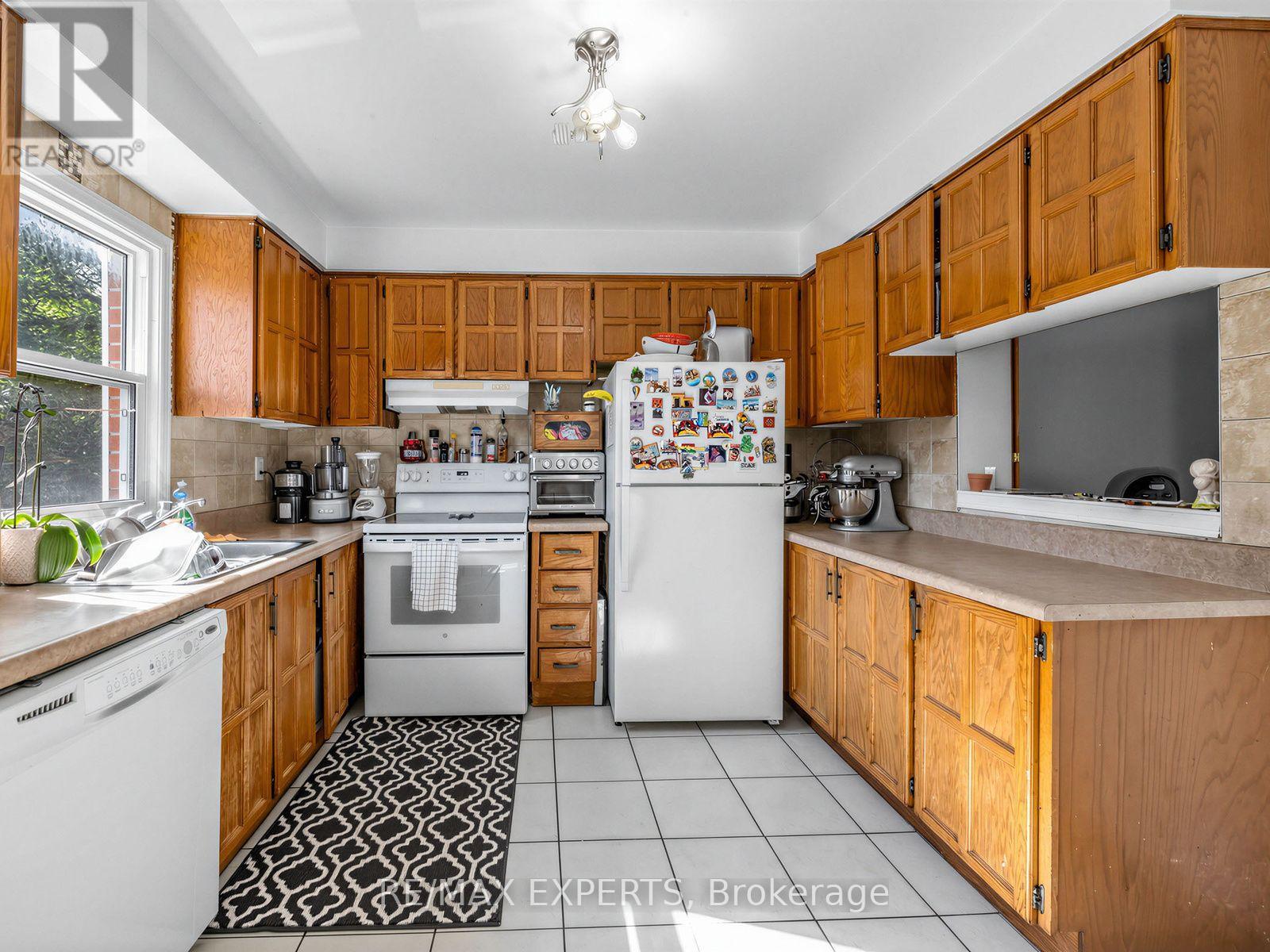 #77 - 333 Meadows Boulevard Property Photo 20