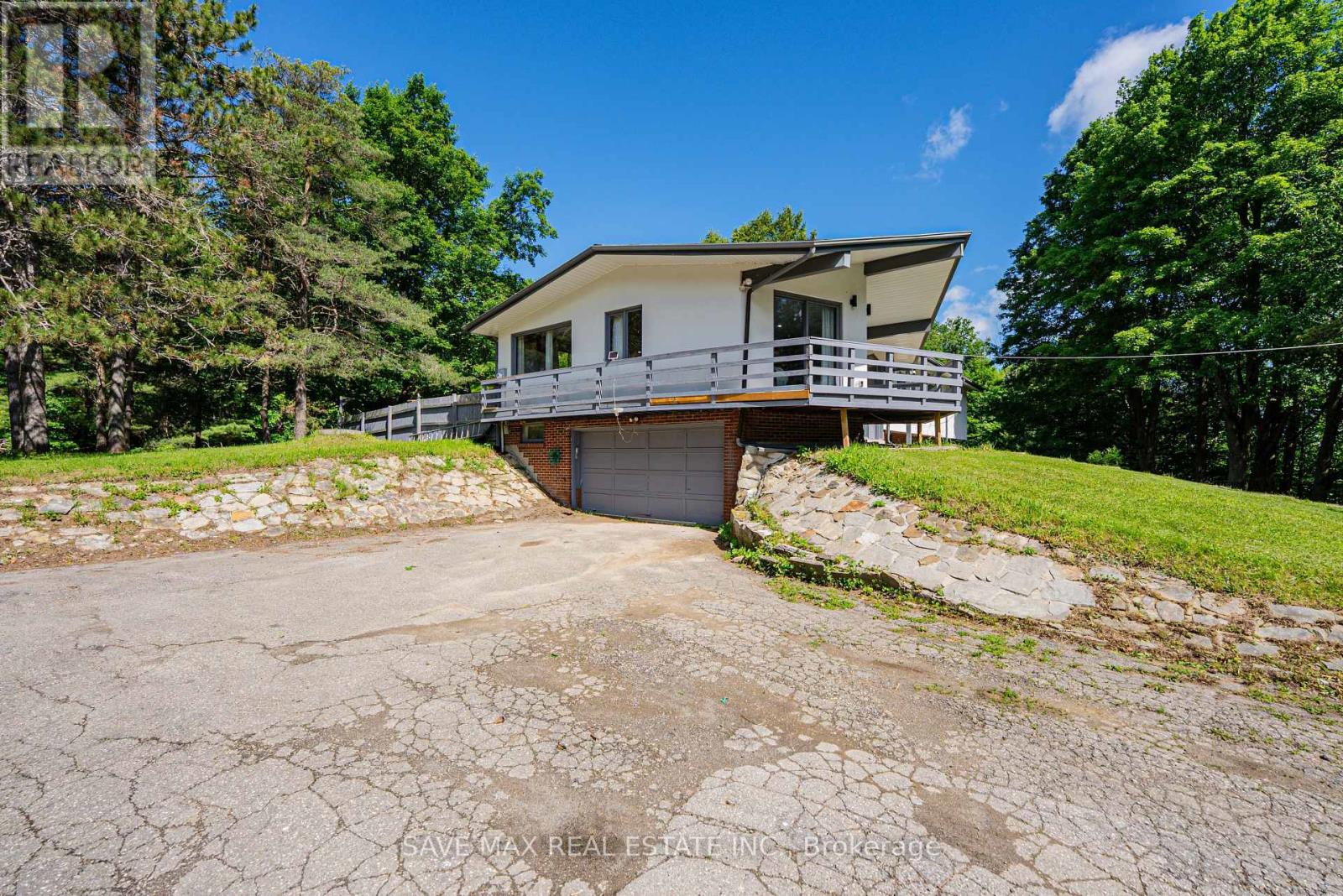 5812 Beech Grove Side Road Property Photo 3