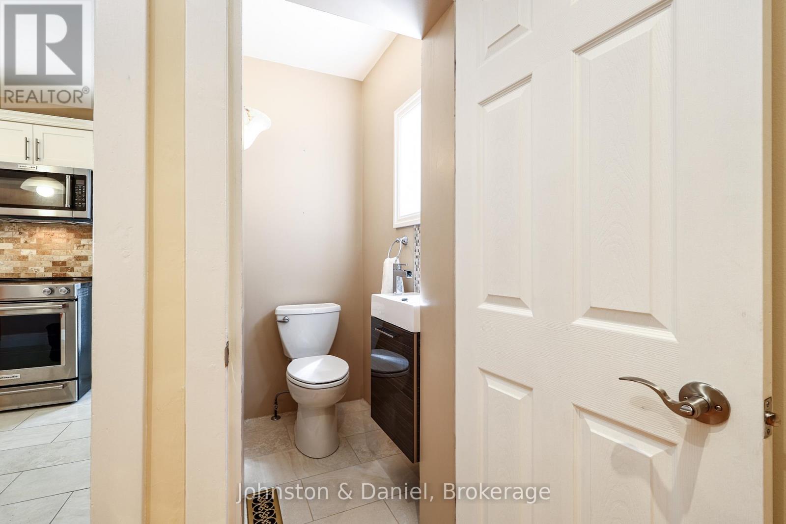 553 Runnymede Road Property Photo 12