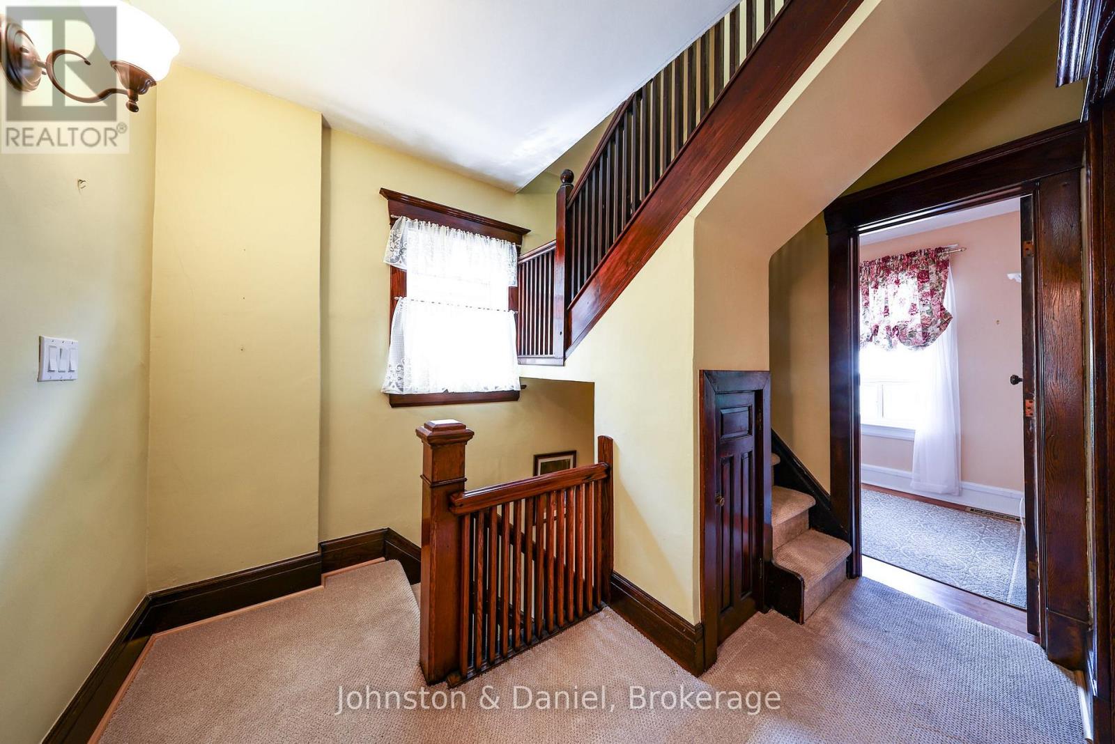 553 Runnymede Road Property Photo 15