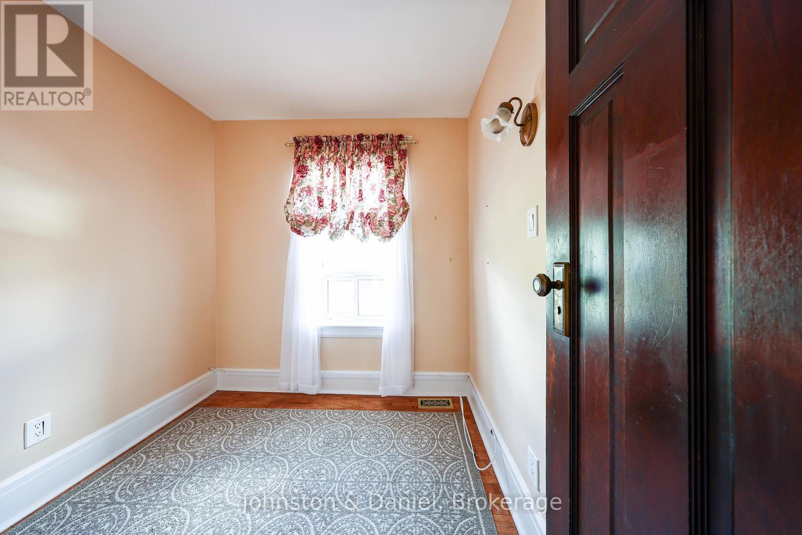 553 Runnymede Road Property Photo 19