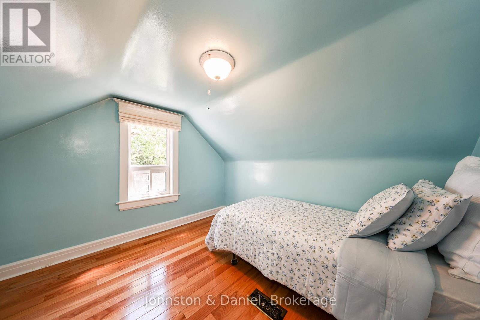 553 Runnymede Road Property Photo 21