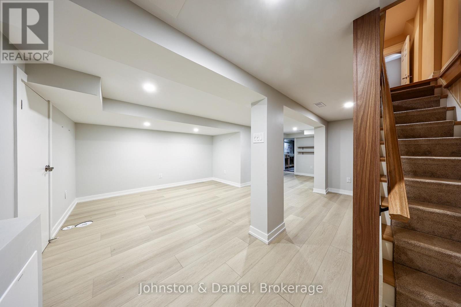 553 Runnymede Road Property Photo 22
