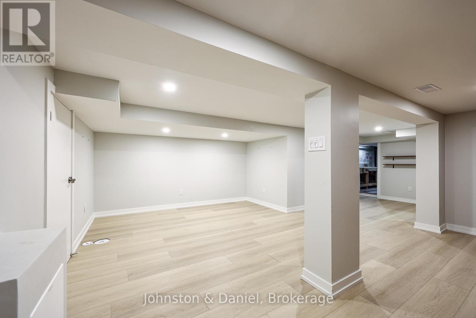 553 Runnymede Road Property Photo 23