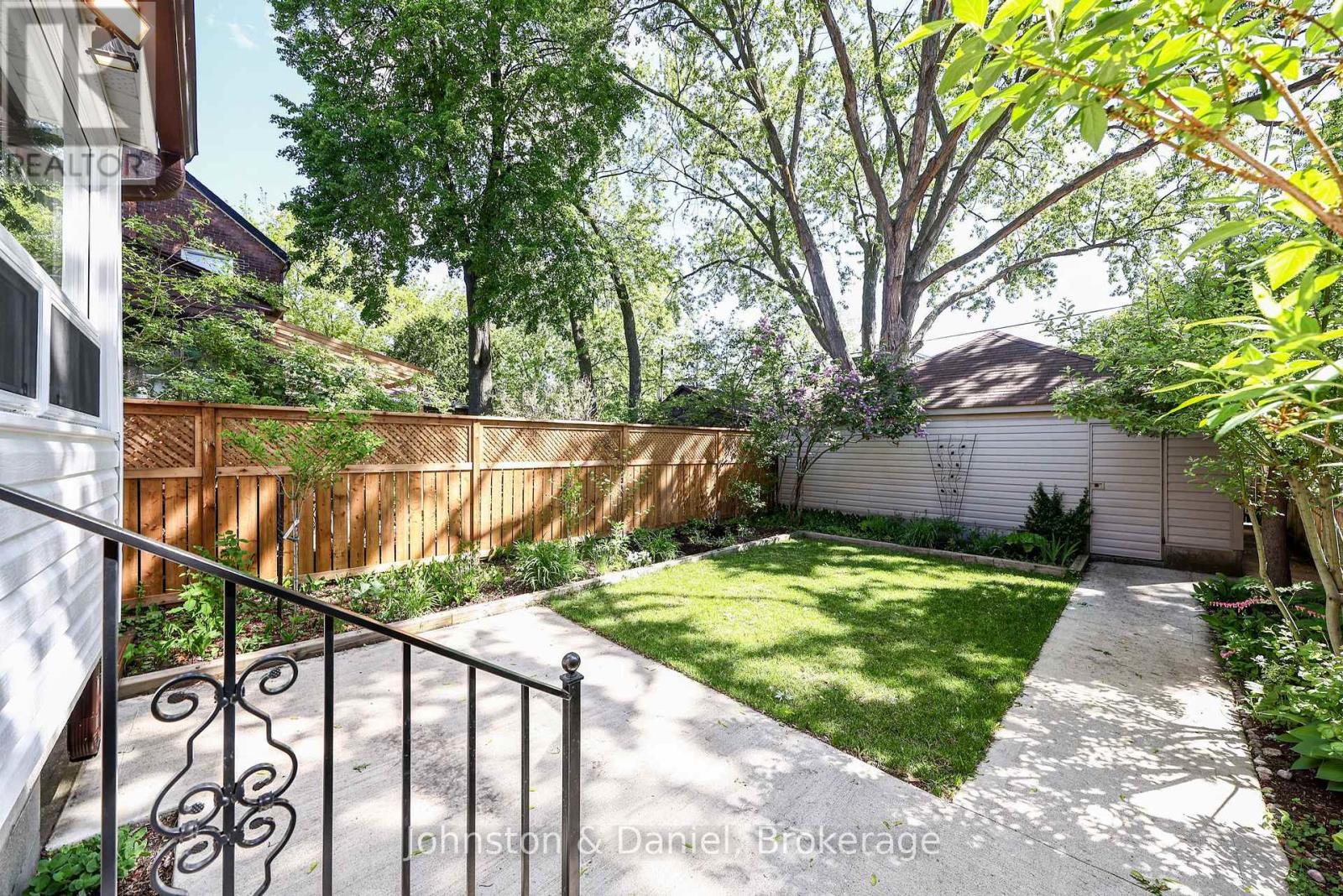 553 Runnymede Road Property Photo 26