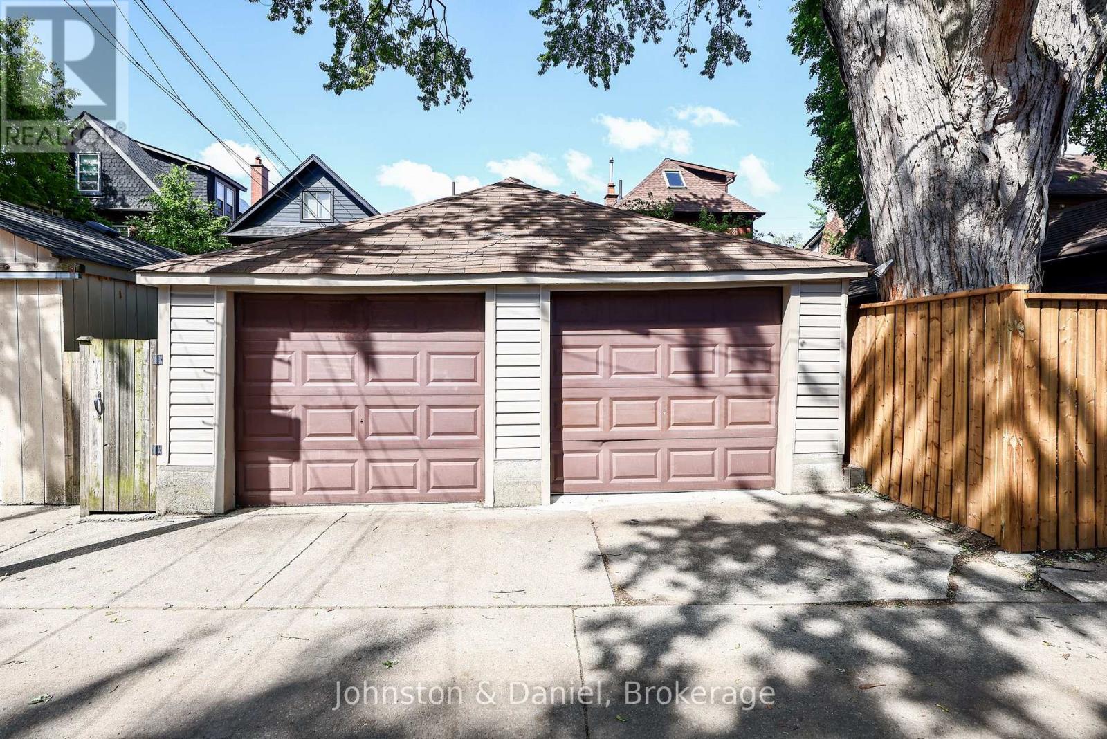 553 Runnymede Road Property Photo 33