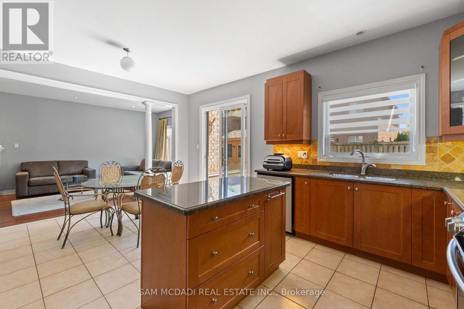 2476 Palmerston Road Property Photo 10