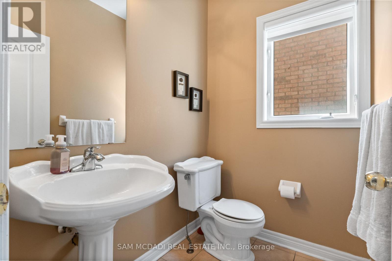 2476 Palmerston Road Property Photo 14