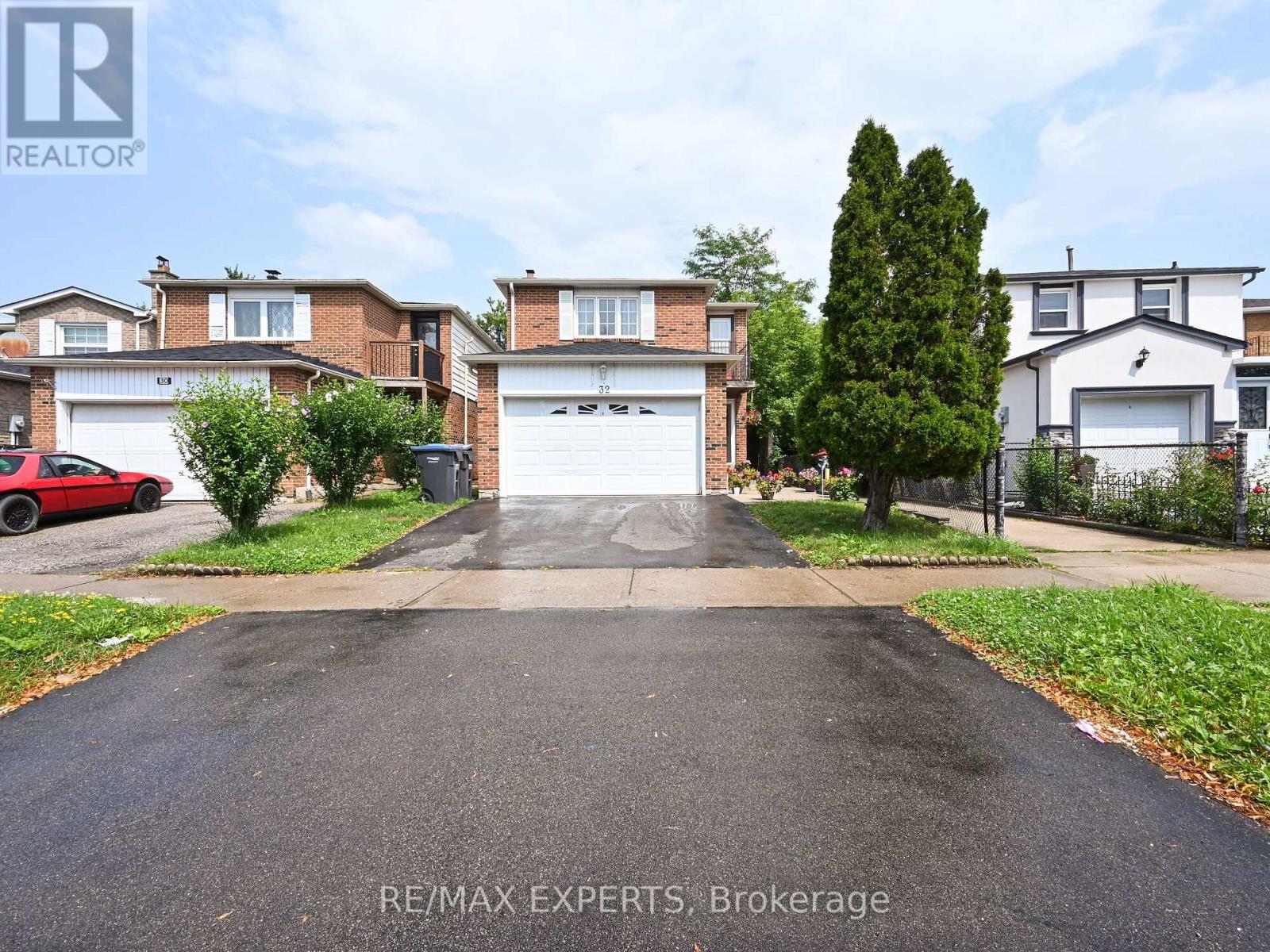 32 MORTON WAY Property Photo 1