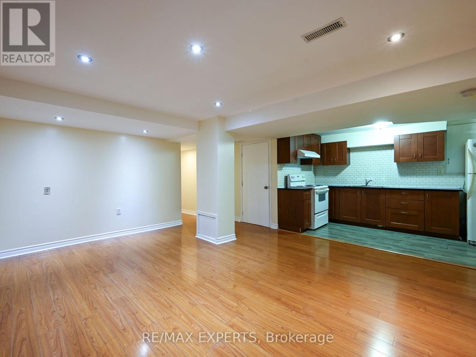 32 Morton Way Property Photo 5