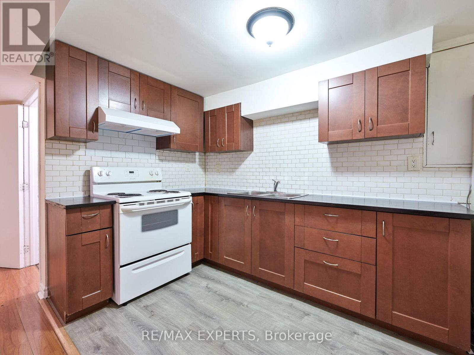32 Morton Way Property Photo 9