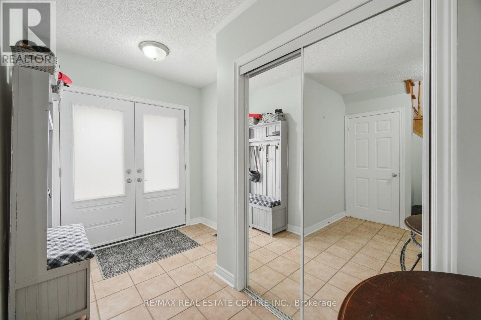 65 Coolspring Crescent Property Photo 4