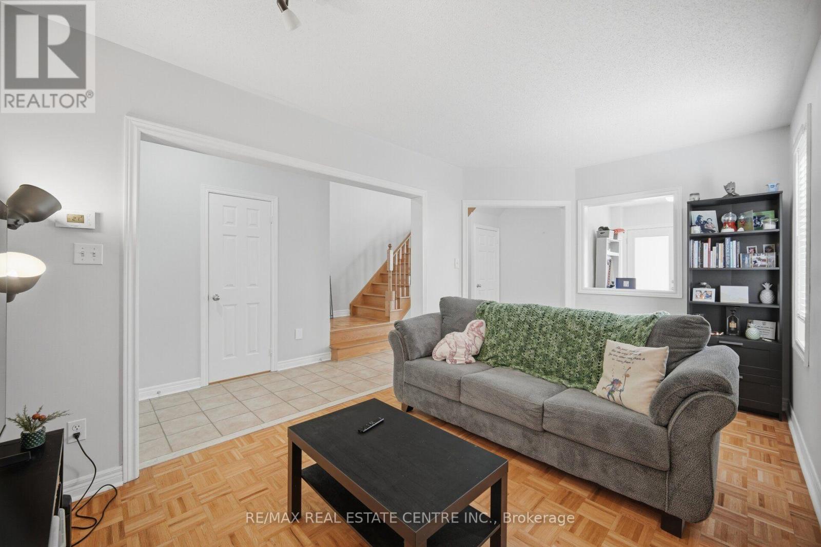 65 Coolspring Crescent Property Photo 7