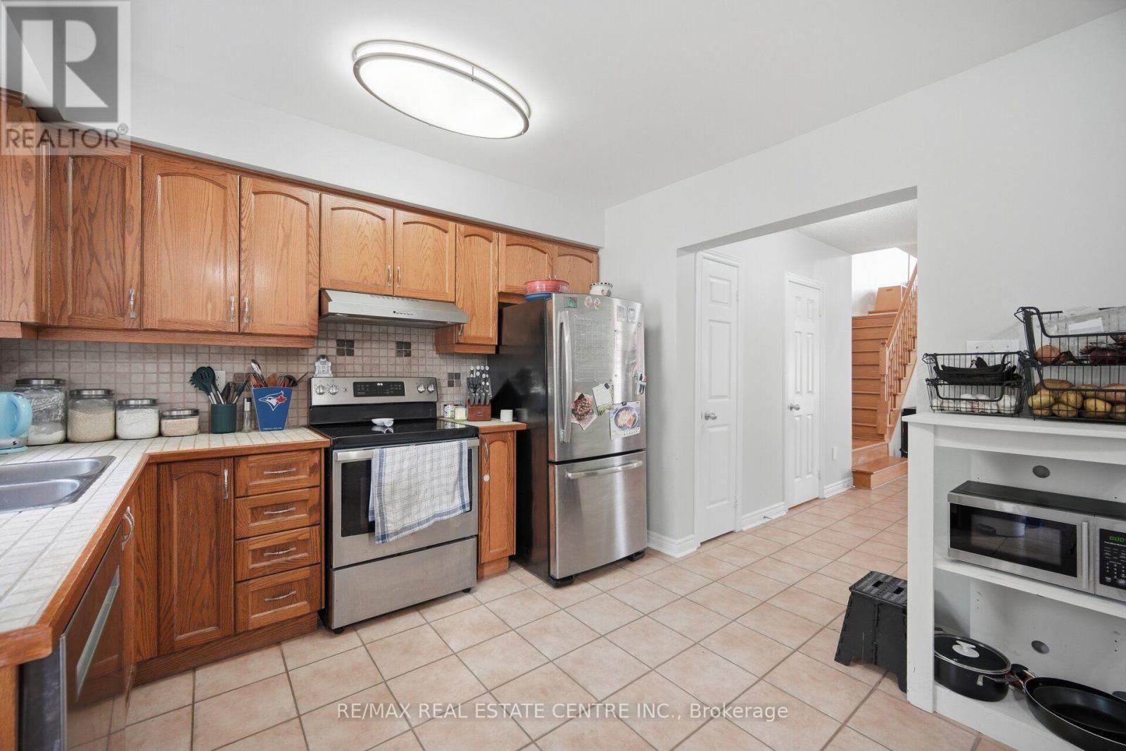 65 Coolspring Crescent Property Photo 9