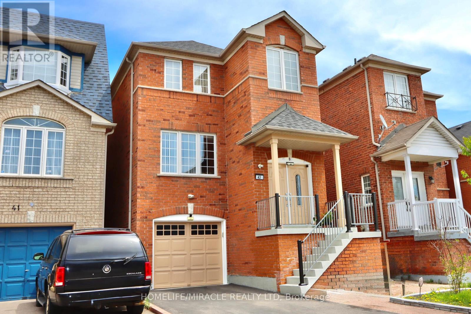 43 Caranci Crescent Property Photo 2