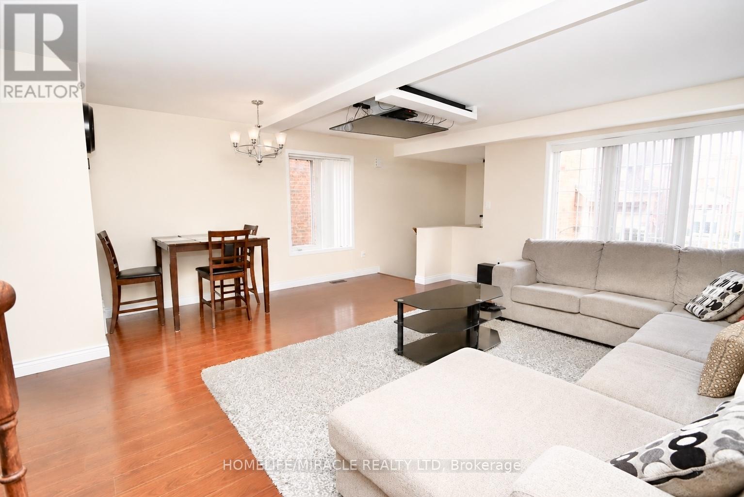 43 Caranci Crescent Property Photo 6
