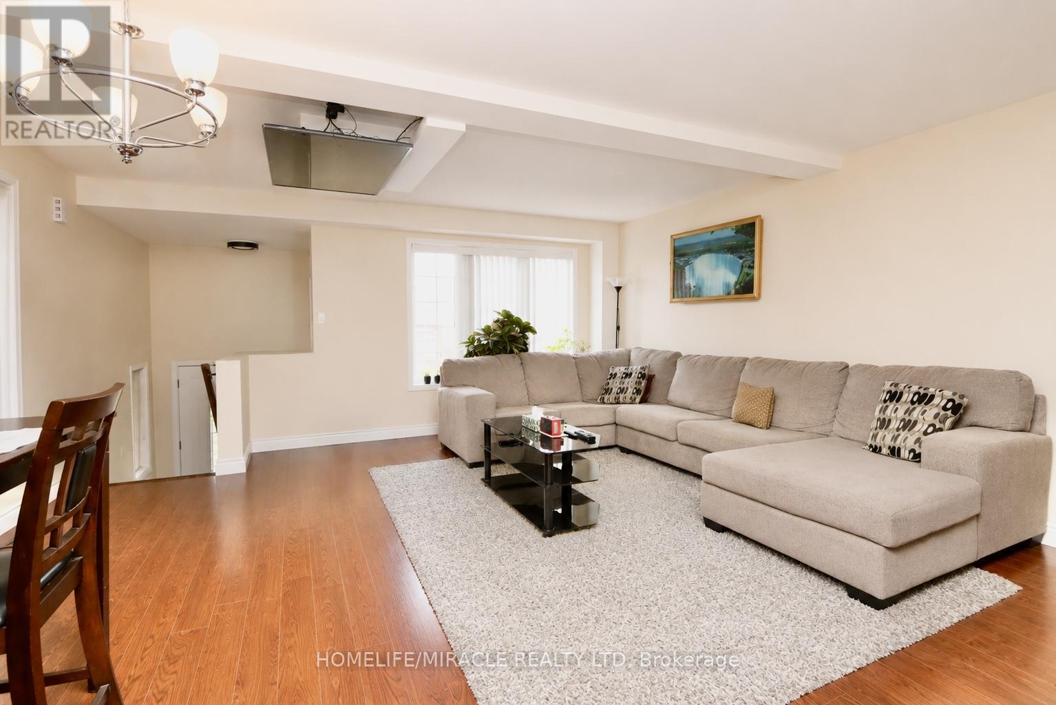 43 Caranci Crescent Property Photo 7