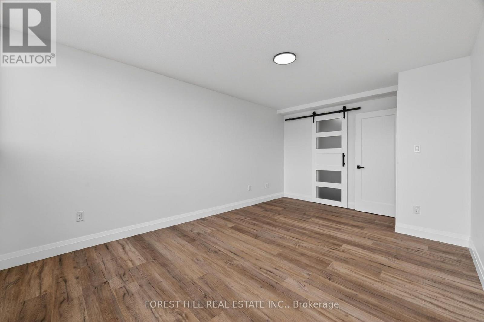 1211 - 11 Wincott Drive Property Photo 28