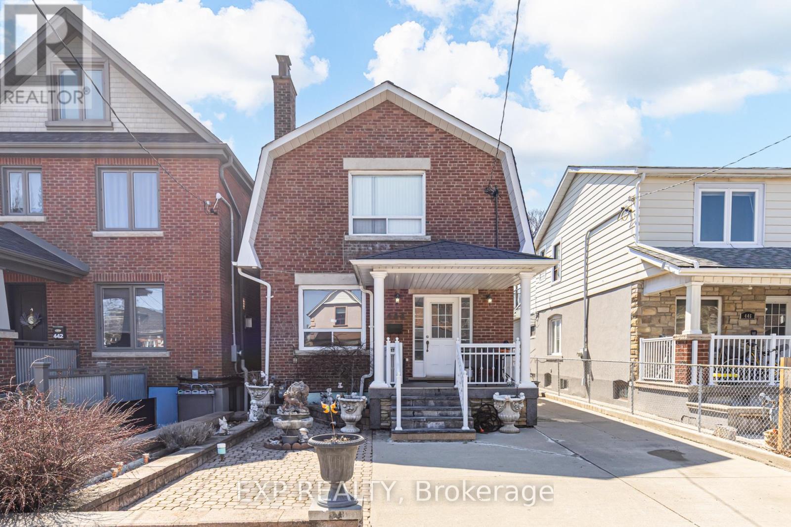 444 MAYBANK AVENUE