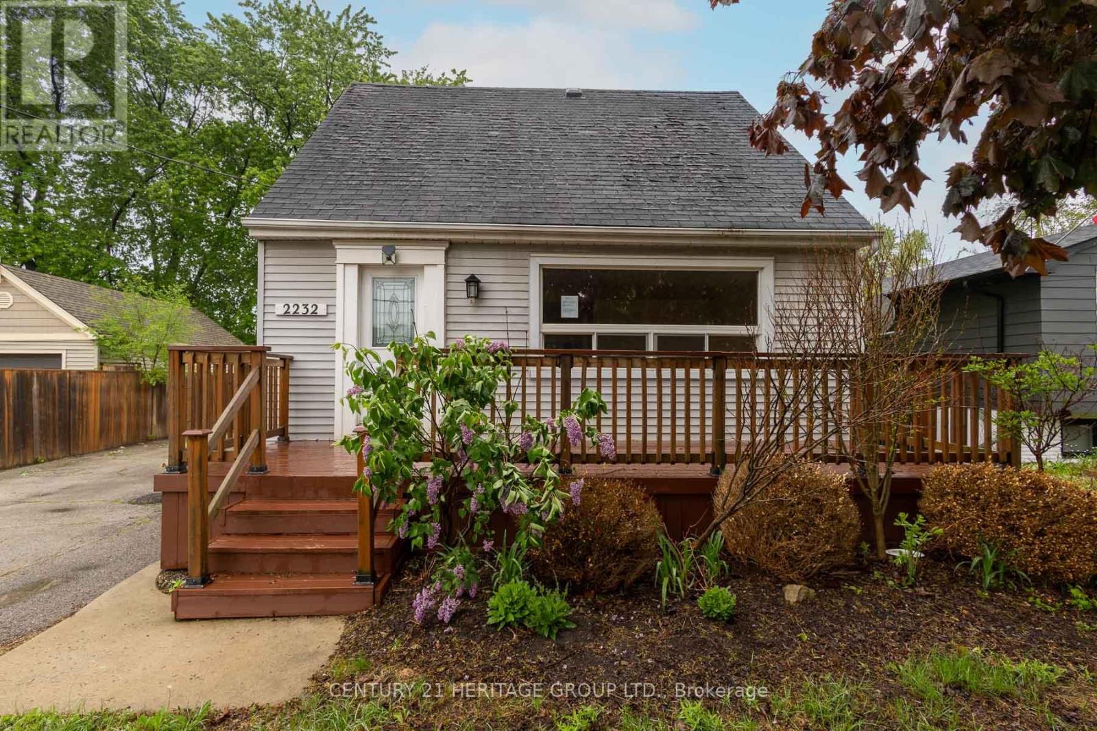 2232 QUEENSWAY DRIVE Property Photo 1