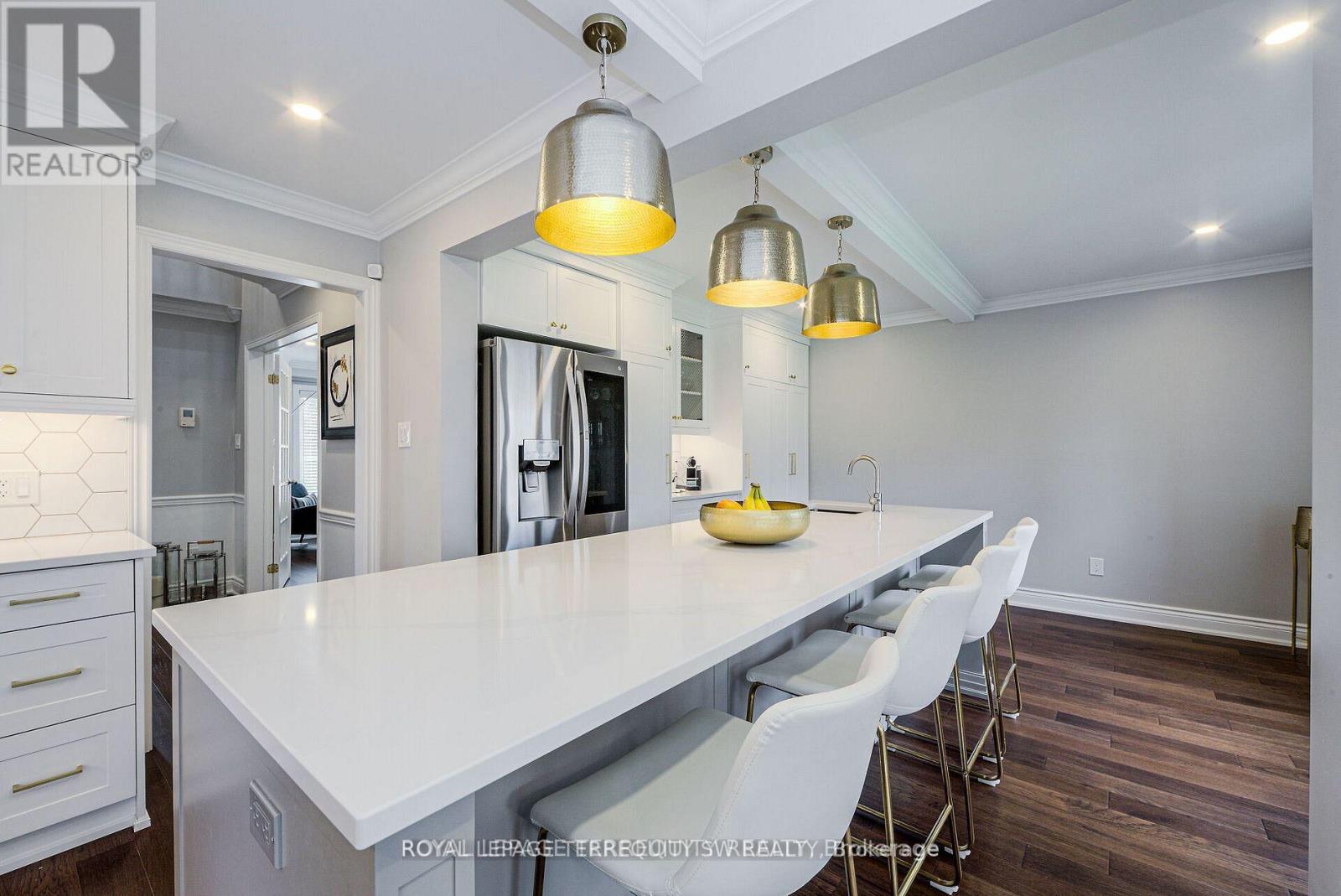 2025 Parklane Crescent Property Photo 15