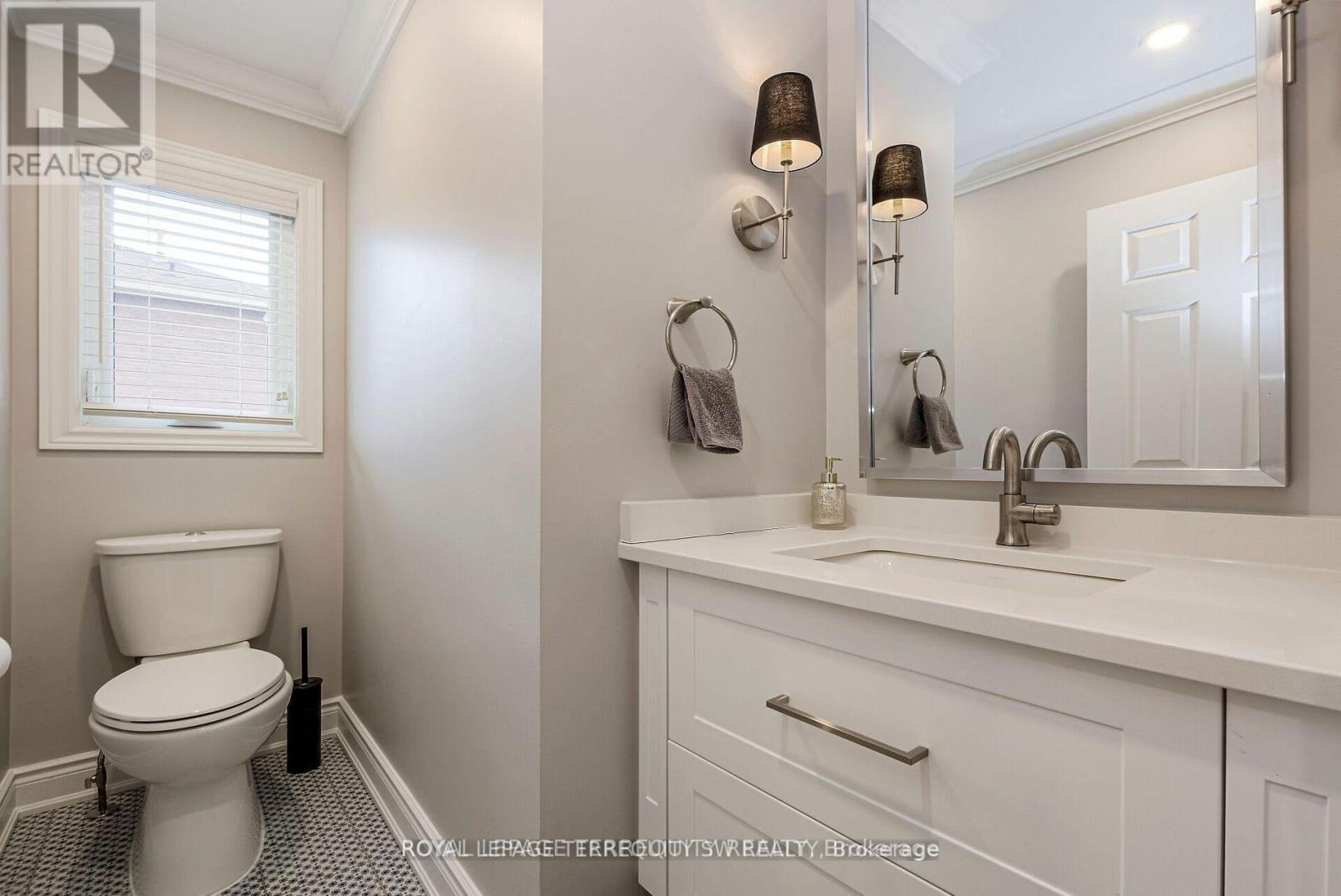 2025 Parklane Crescent Property Photo 17