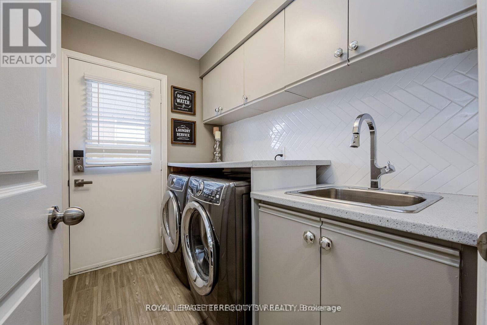 2025 Parklane Crescent Property Photo 18
