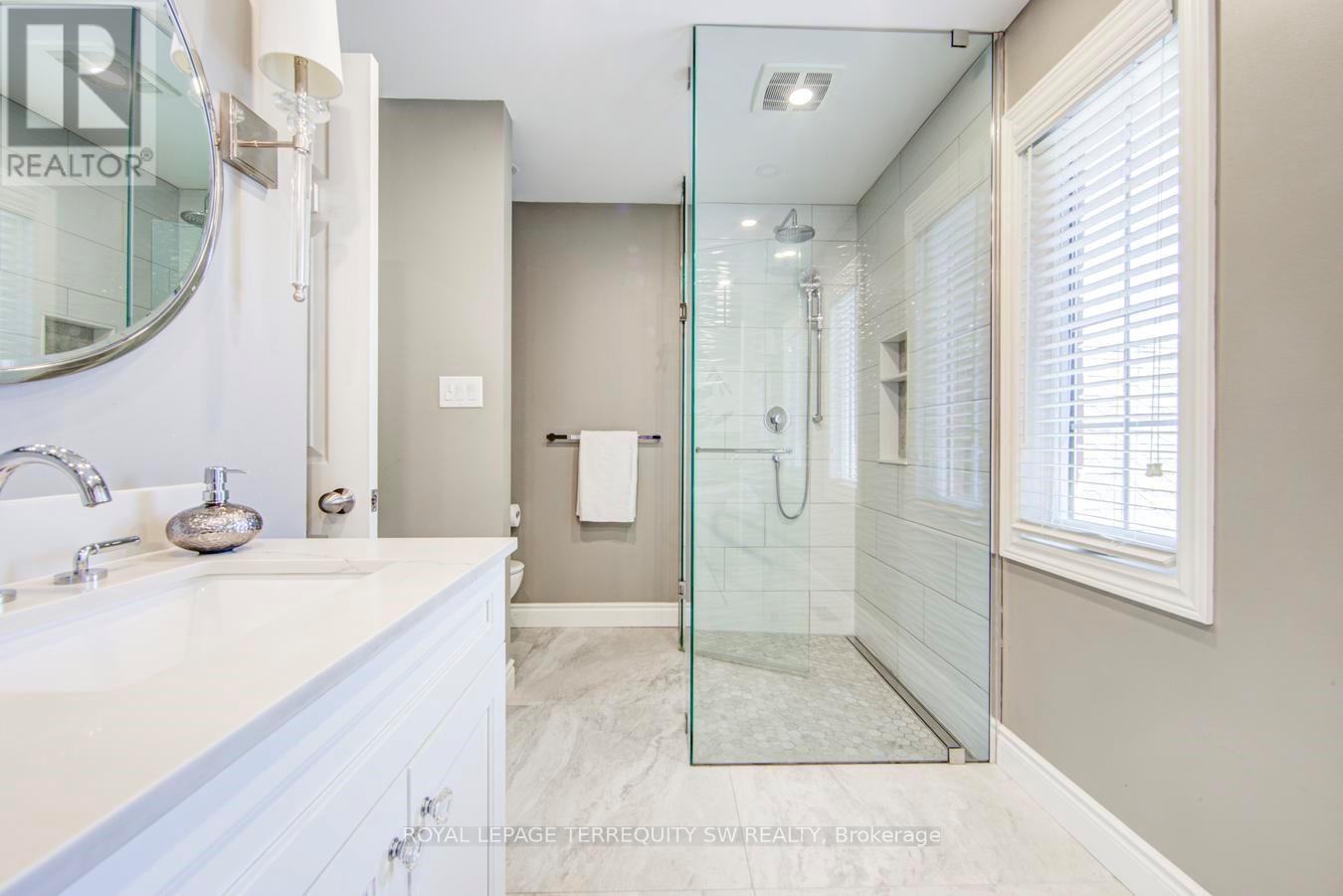2025 Parklane Crescent Property Photo 22