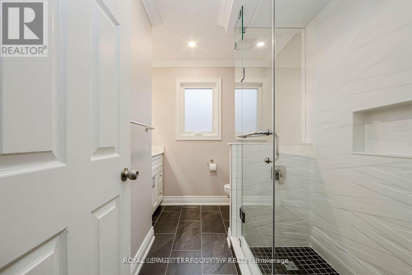 2025 Parklane Crescent Property Photo 34