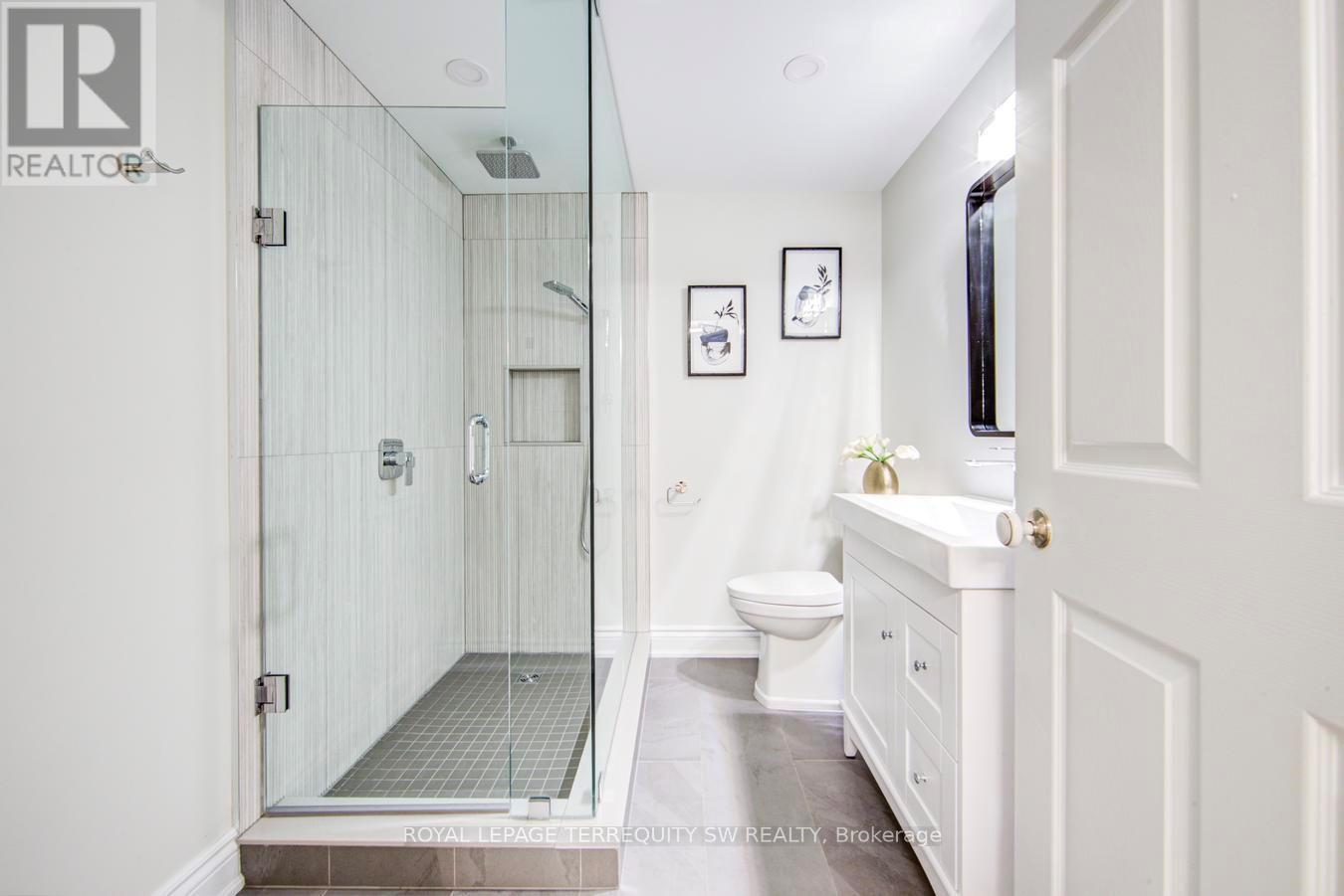 2025 Parklane Crescent Property Photo 35