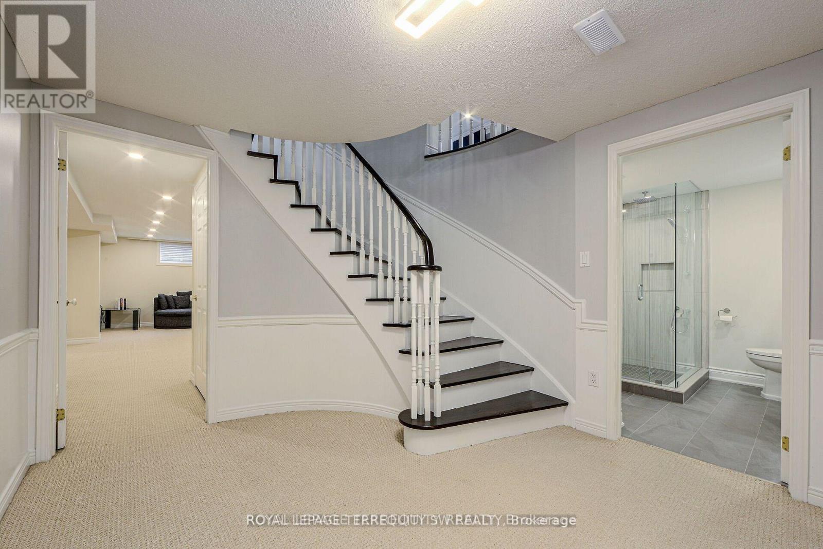 2025 Parklane Crescent Property Photo 37