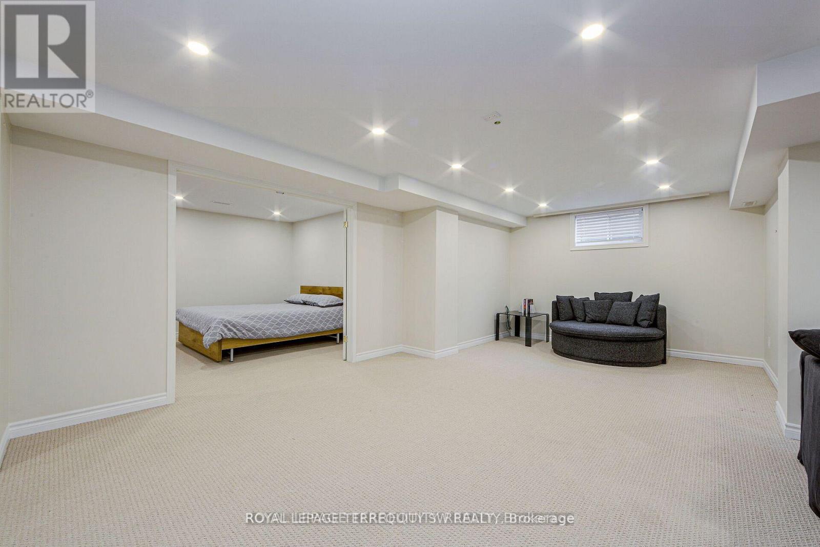 2025 Parklane Crescent Property Photo 40