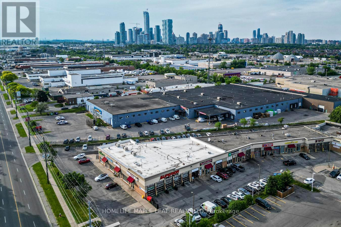 777 DUNDAS STREET W