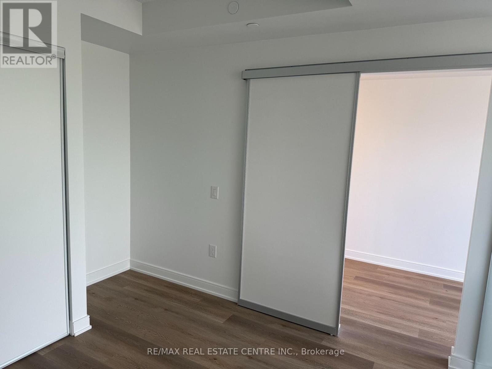 324 - 3009 Novar Road E Property Photo 1