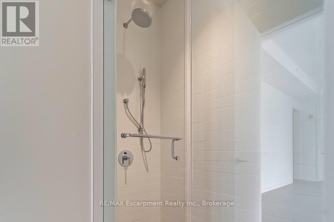 201 - 123 Maurice Drive Property Photo 9