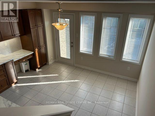 4 - 6020 Derry Road Property Photo 12