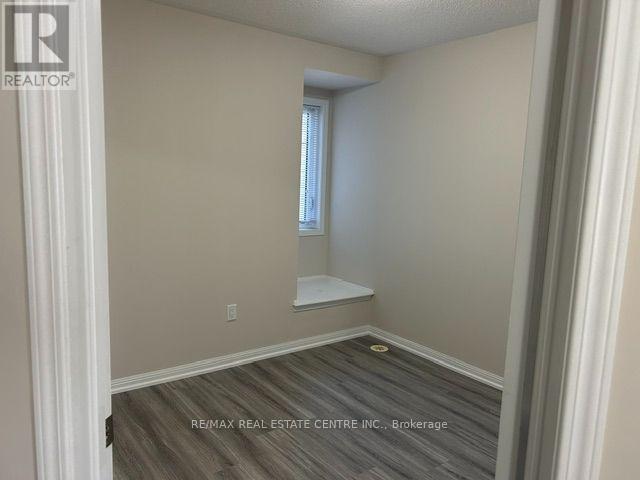 4 - 6020 Derry Road Property Photo 22