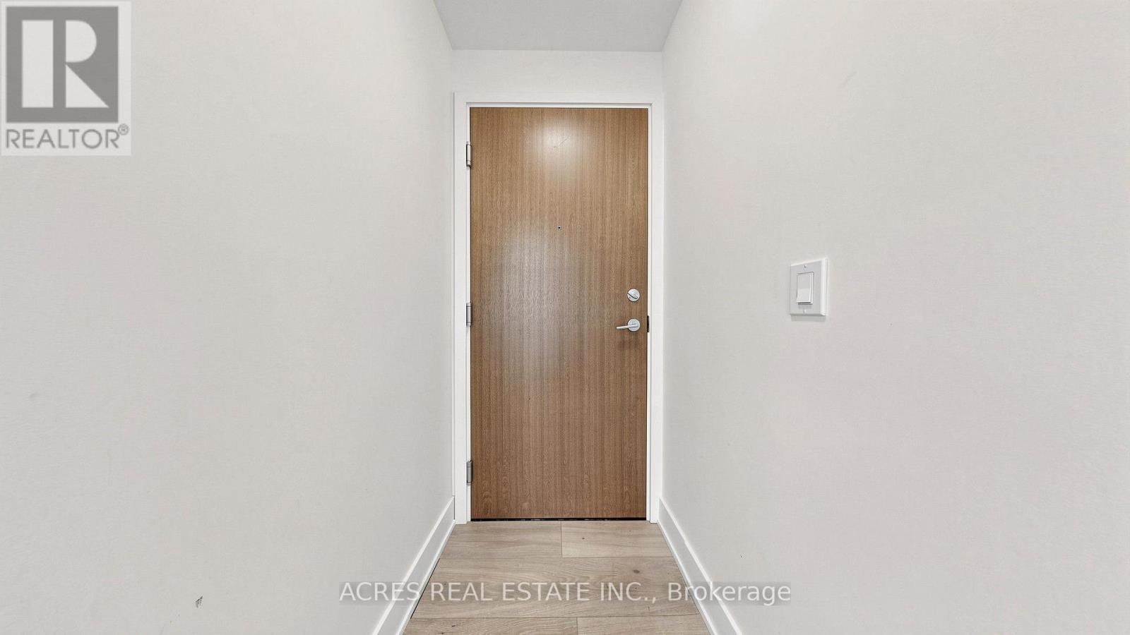 5806 - 30 Shore Breeze Drive Property Photo 9