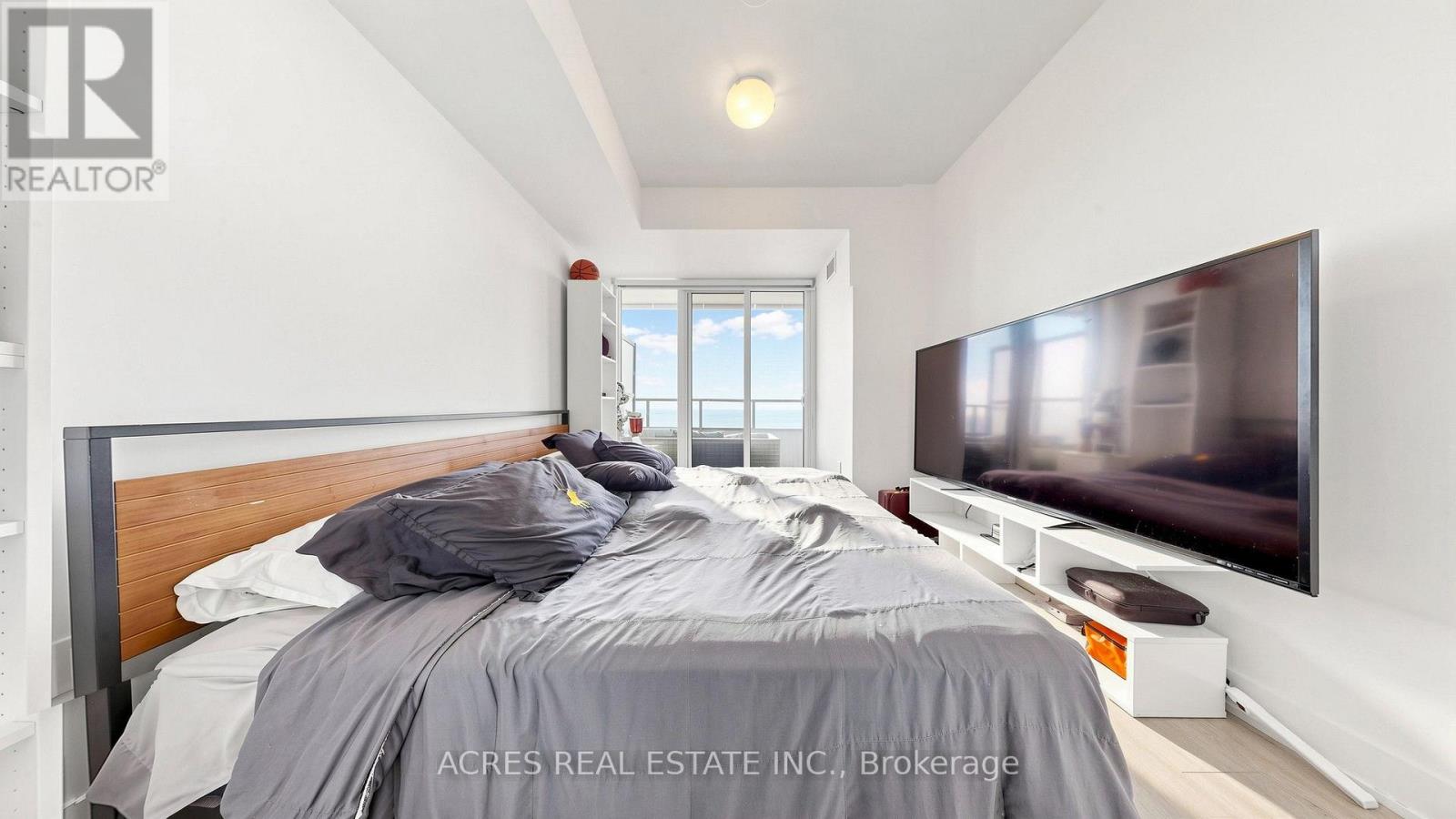 5806 - 30 Shore Breeze Drive Property Photo 17