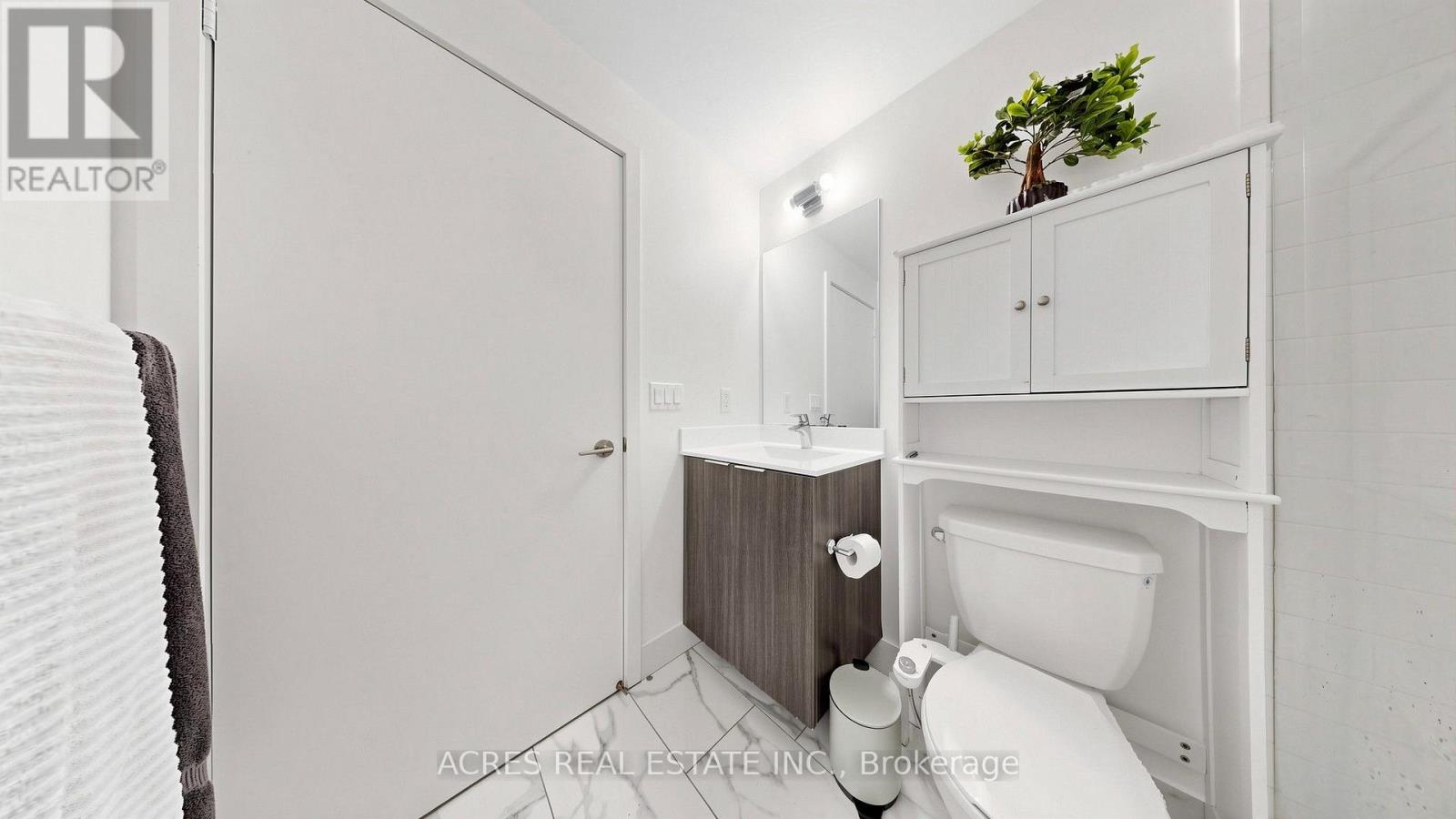 5806 - 30 Shore Breeze Drive Property Photo 19