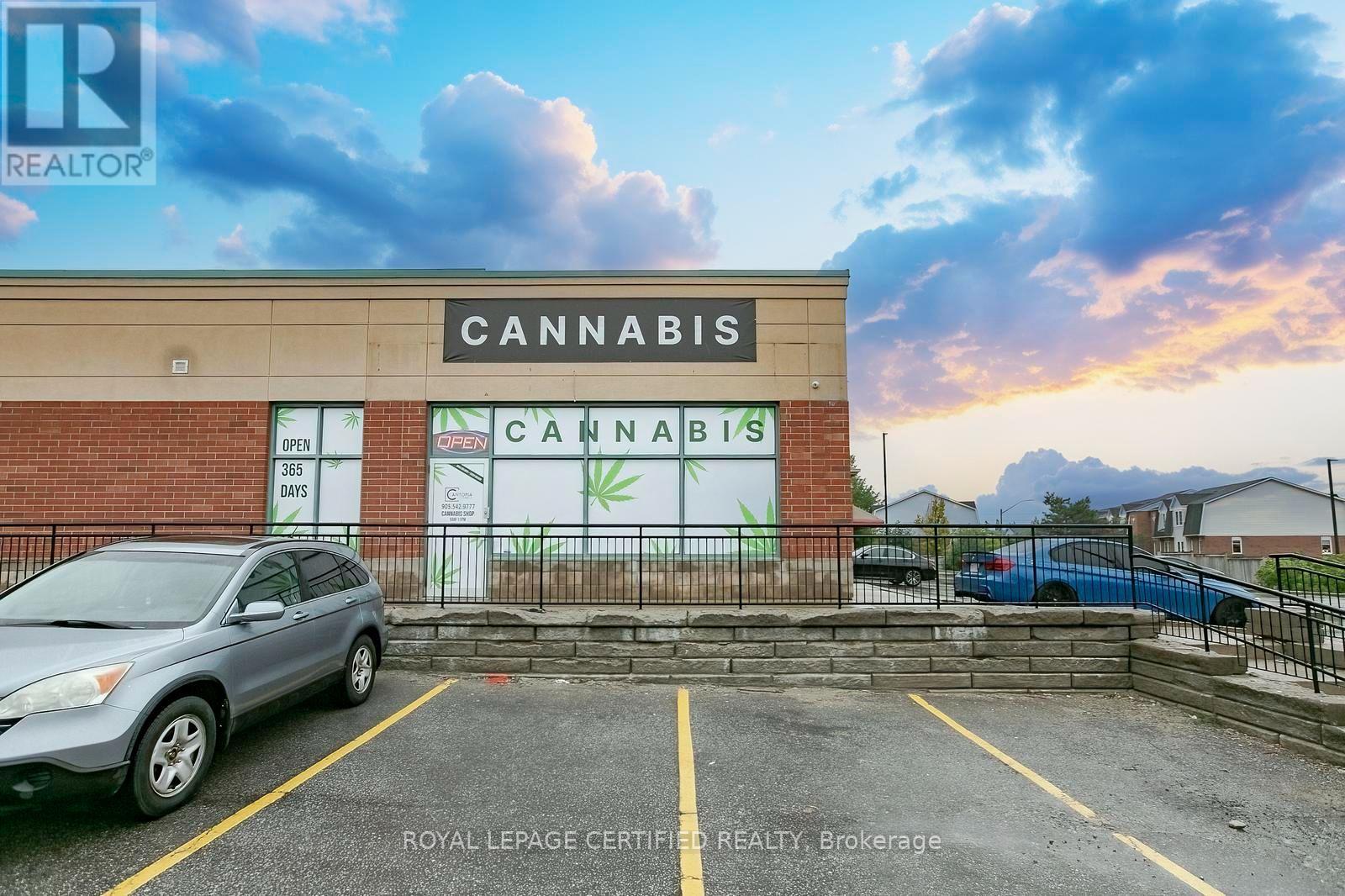 F4 - 1252 Eglinton Avenue W Property Photo 2